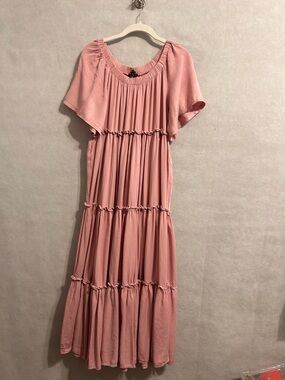 Fore Women's Tiered Maxi  Dusty Pink size small boho Romantic feminine dress
